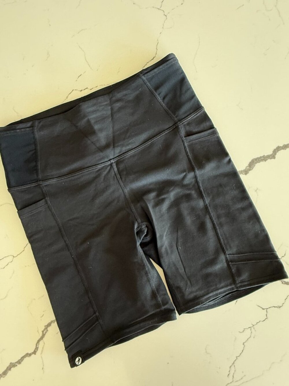 Oiselle Long Pocket Jogger Shorts - Black size 6